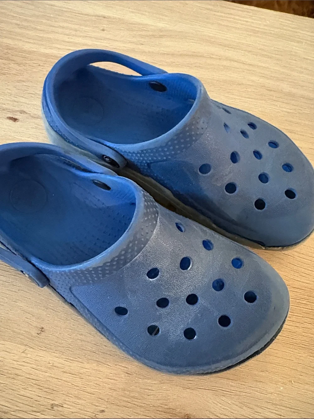 Crocs blue